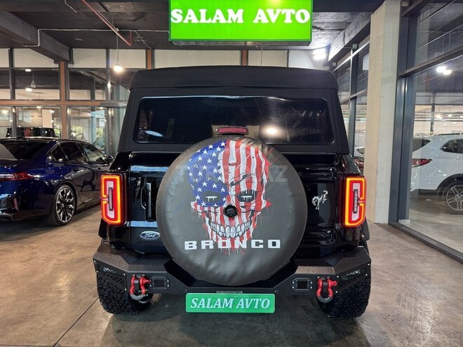 Ford Bronco-5