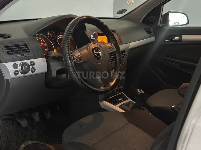 Opel Astra-11
