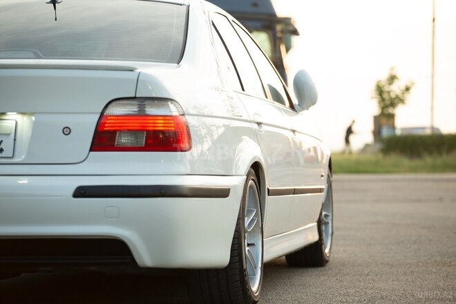 BMW 530-17