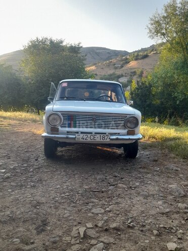 LADA (VAZ) 21011 1975, 80,000 km - 1.3 l - Yardımlı