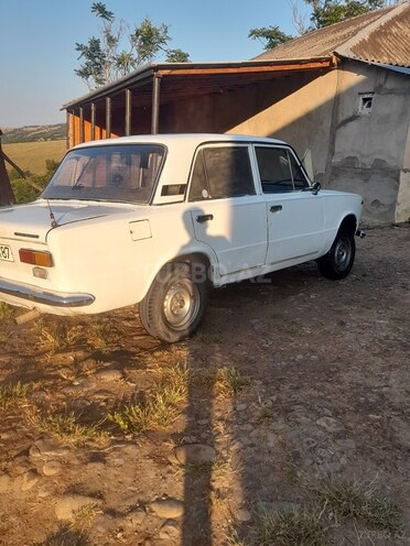 LADA (VAZ) 21011 1975, 80,000 km - 1.3 l - Yardımlı