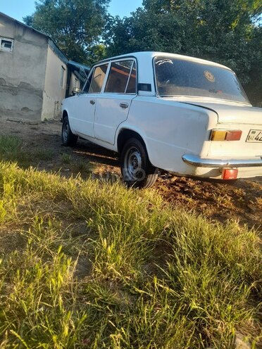 LADA (VAZ) 21011 1975, 80,000 km - 1.3 l - Yardımlı
