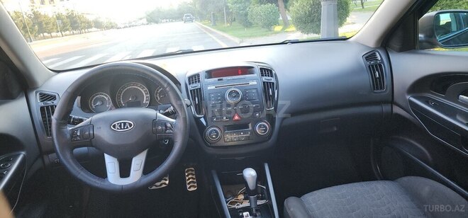 Kia Ceed 2010, 179,000 km - 2.0 л - Bakı