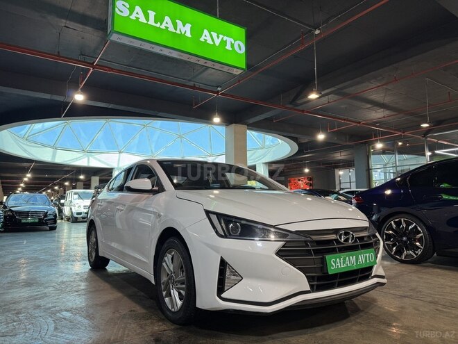 Hyundai Elantra-1
