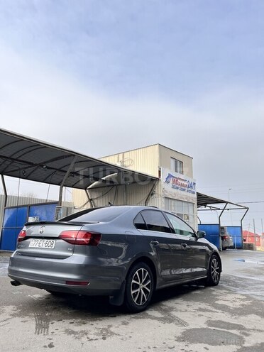 Volkswagen Jetta-7