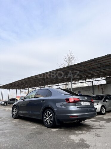Volkswagen Jetta-6