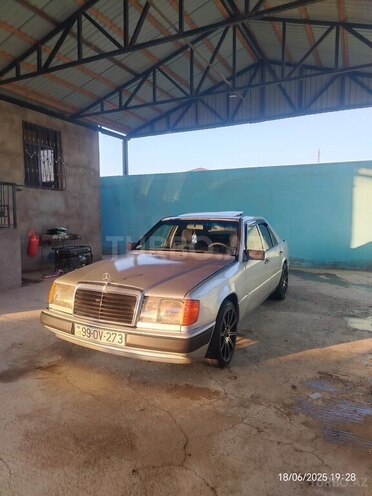 Mercedes E 230 1992, 452,374 km - 2.3 л - Sumqayıt