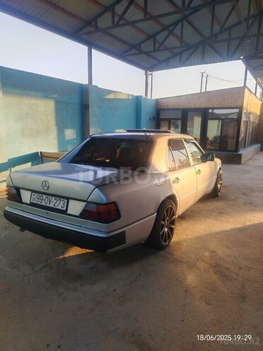 Mercedes E 230 1992, 452,374 km - 2.3 л - Sumqayıt