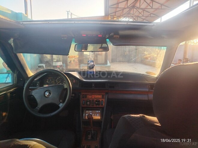 Mercedes E 230 1992, 452,374 km - 2.3 л - Sumqayıt