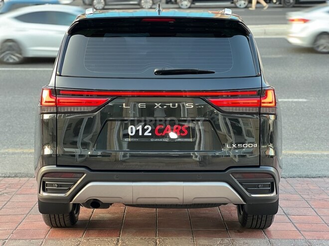 Lexus LX 500d-2