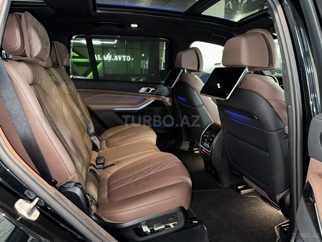 BMW X7-13