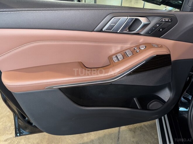 BMW X7-15