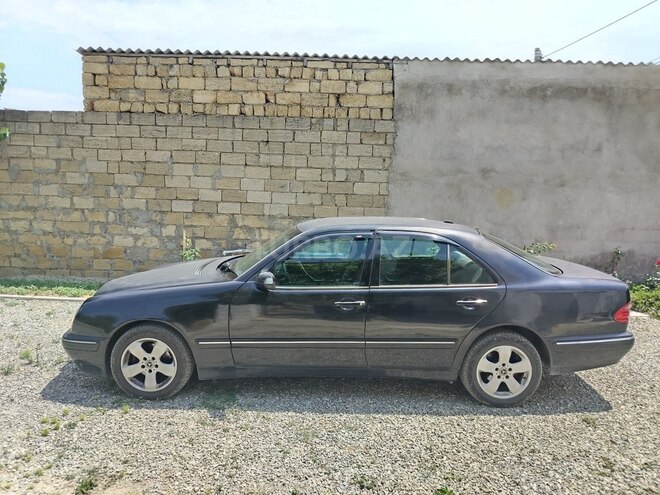 Mercedes E 240 1999, 343,357 km - 2.4 l - Bakı