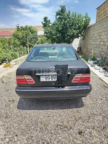 Mercedes E 240 1999, 343,357 km - 2.4 l - Bakı