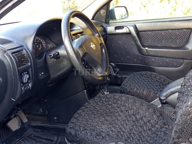 Opel Astra 2002, 245,000 km - 2.0 l - Bakı