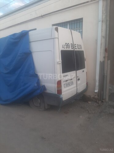 Ford Transit-4