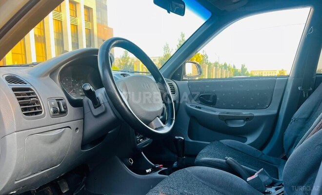 Hyundai Accent 2001, 239,039 km - 1.6 л - Şirvan