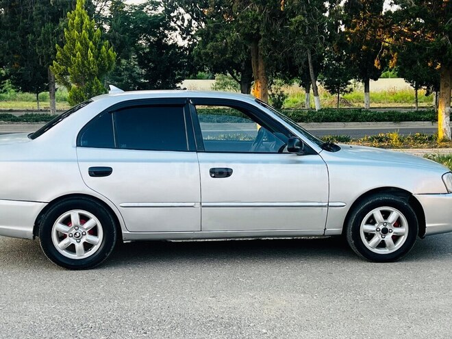 Hyundai Accent 2001, 239,039 km - 1.6 л - Şirvan