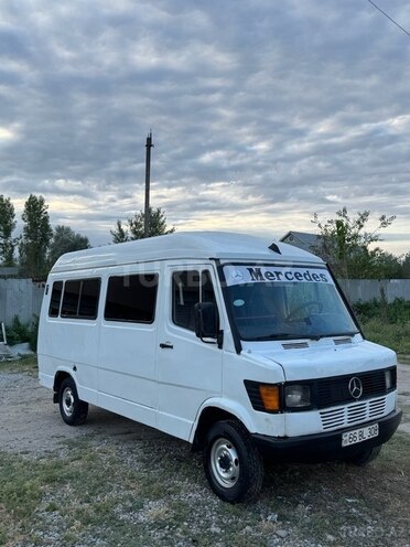 Mercedes 208 D 1994, 200,000 km - 2.3 л - Bakı