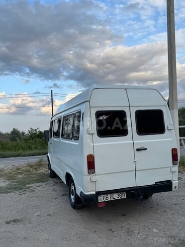Mercedes 208 D 1994, 200,000 km - 2.3 л - Bakı