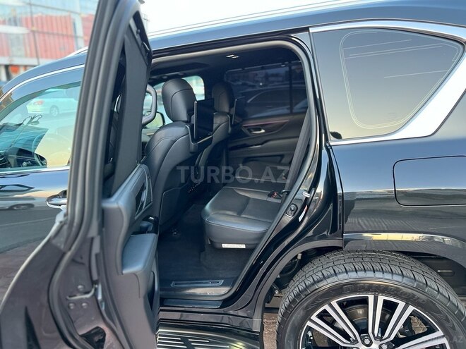 Lexus LX 500d-13