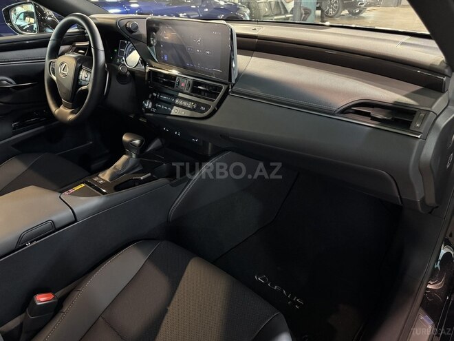 Lexus ES 300h-11