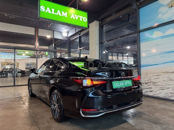 Lexus ES 300h-4