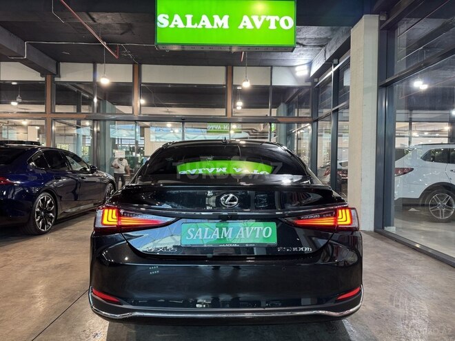 Lexus ES 300h-5