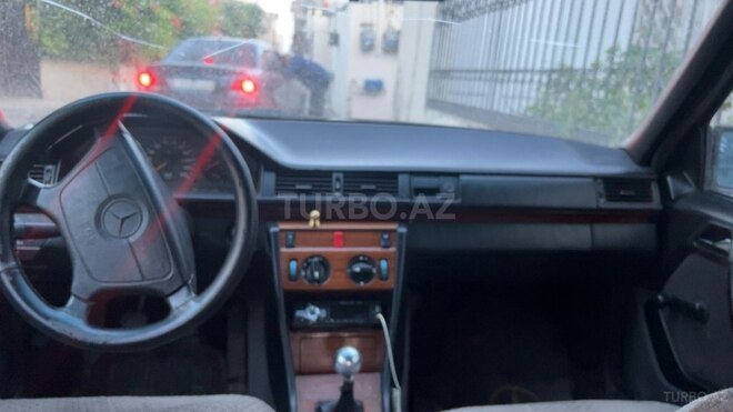 Mercedes E 320 1993, 520,000 km - 3.2 л - Bakı