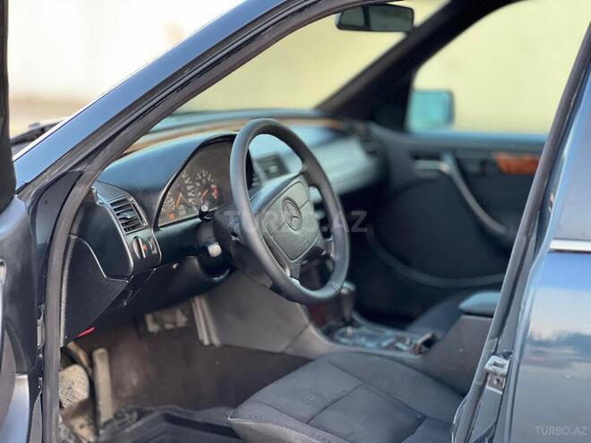Mercedes C 240 1998, 324,000 km - 2.4 l - Sumqayıt