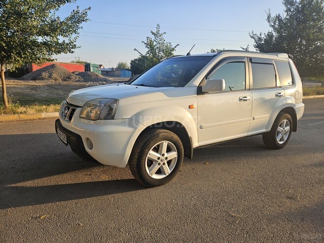 Nissan X-Trail 2003, 315,000 km - 2.5 l - Saatlı