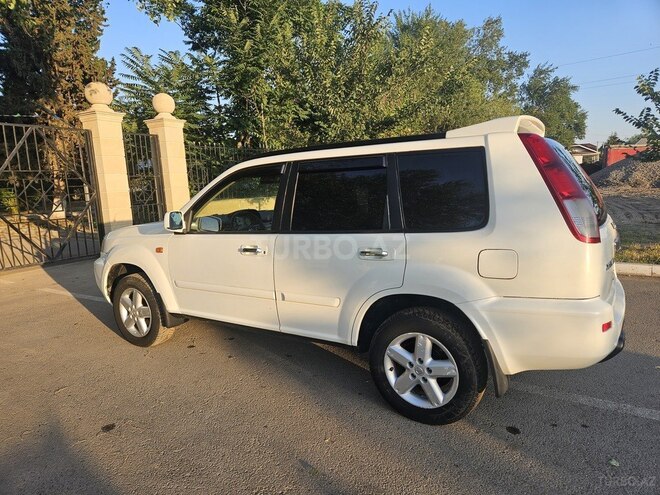 Nissan X-Trail 2003, 315,000 km - 2.5 l - Saatlı