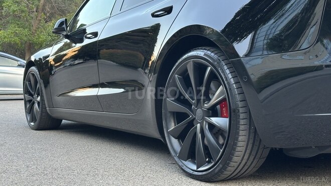 Tesla Model 3-8