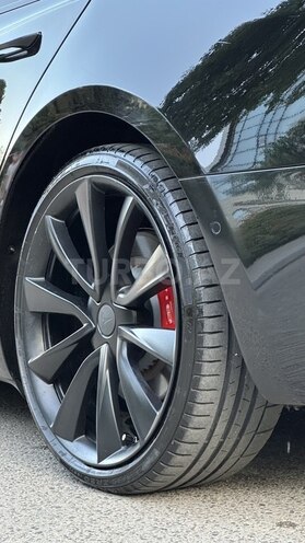 Tesla Model 3-7