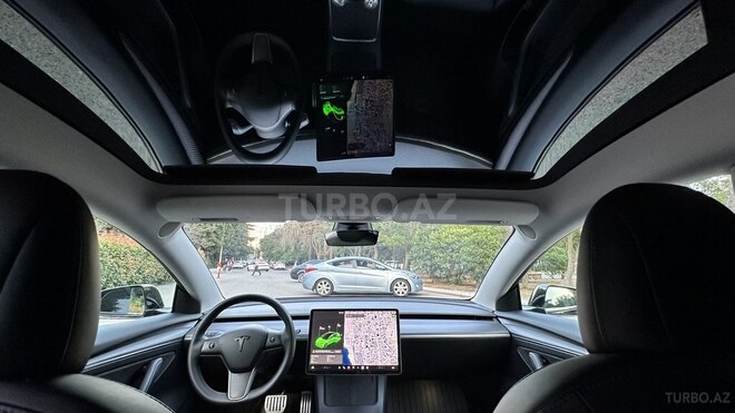 Tesla Model 3-10