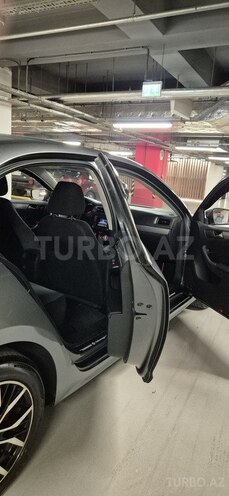 Volkswagen Jetta-6