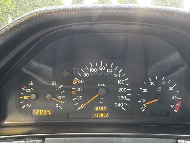 Mercedes E 200 1997, 438,000 km - 2.0 l - Gəncə