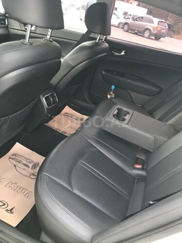 Kia K5-7