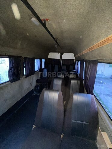 Mercedes 208 D 1992, 250,000 km - 2.3 l - Qax