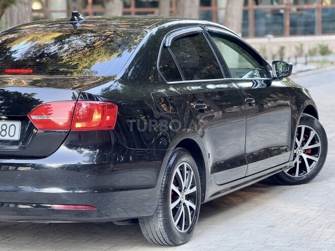 Volkswagen Jetta-8