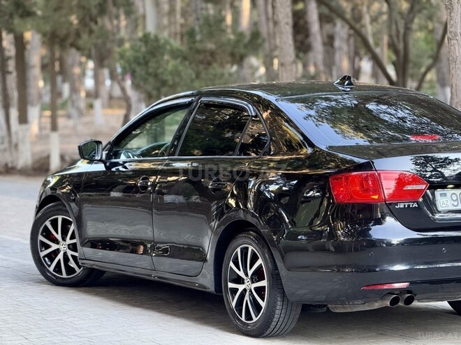 Volkswagen Jetta-11