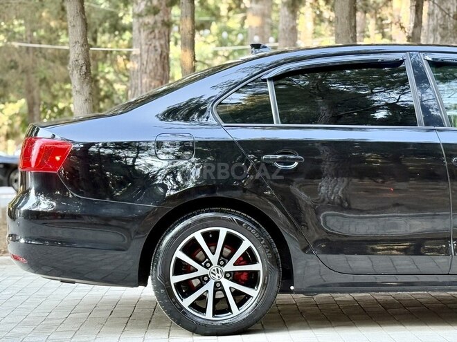 Volkswagen Jetta-12