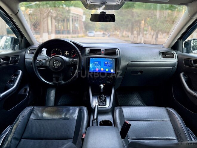 Volkswagen Jetta-16