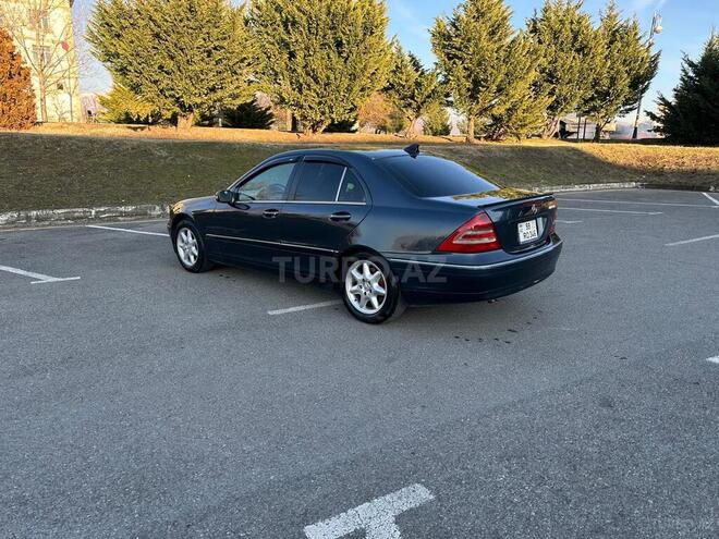 Mercedes C 240 2001, 330,000 km - 2.6 l - Qəbələ