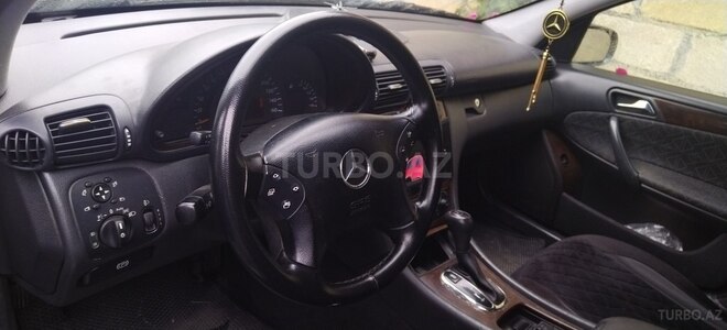 Mercedes C 240 2001, 330,000 km - 2.6 l - Qəbələ