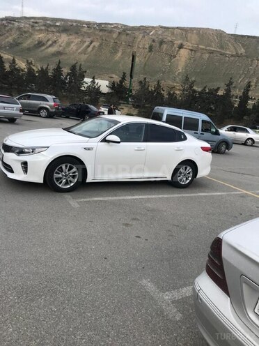 Kia K5-4