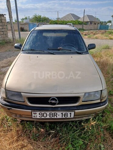Opel Astra 1997, 200,000 km - 1.6 l - Yevlax