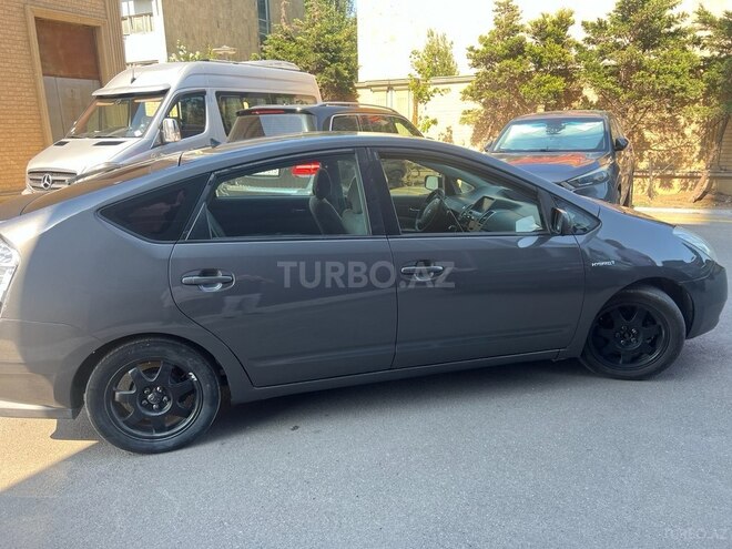 Toyota Prius-5