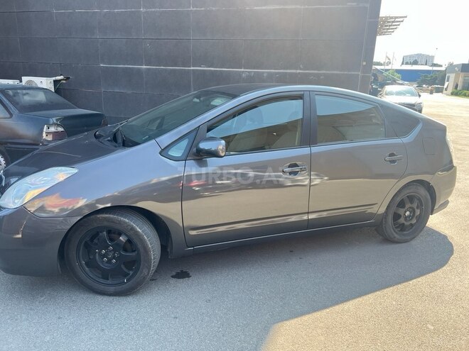 Toyota Prius-2