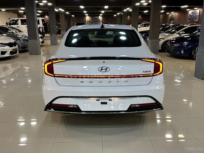 Hyundai Sonata-6